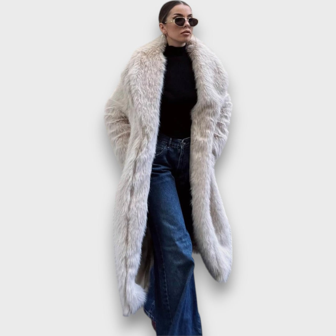 Liviane – Maxicoat aus Kunstpelz mit Couture-Flair