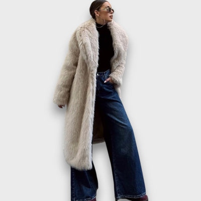 Liviane – Maxicoat aus Kunstpelz mit Couture-Flair